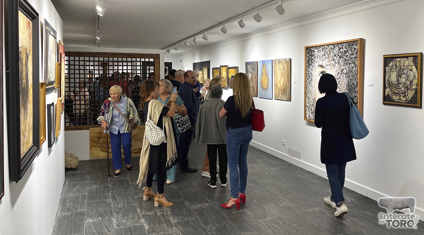 El artista toresano Carlos Adeva inaugura su última exposición, “Encuentros” 2 Sala