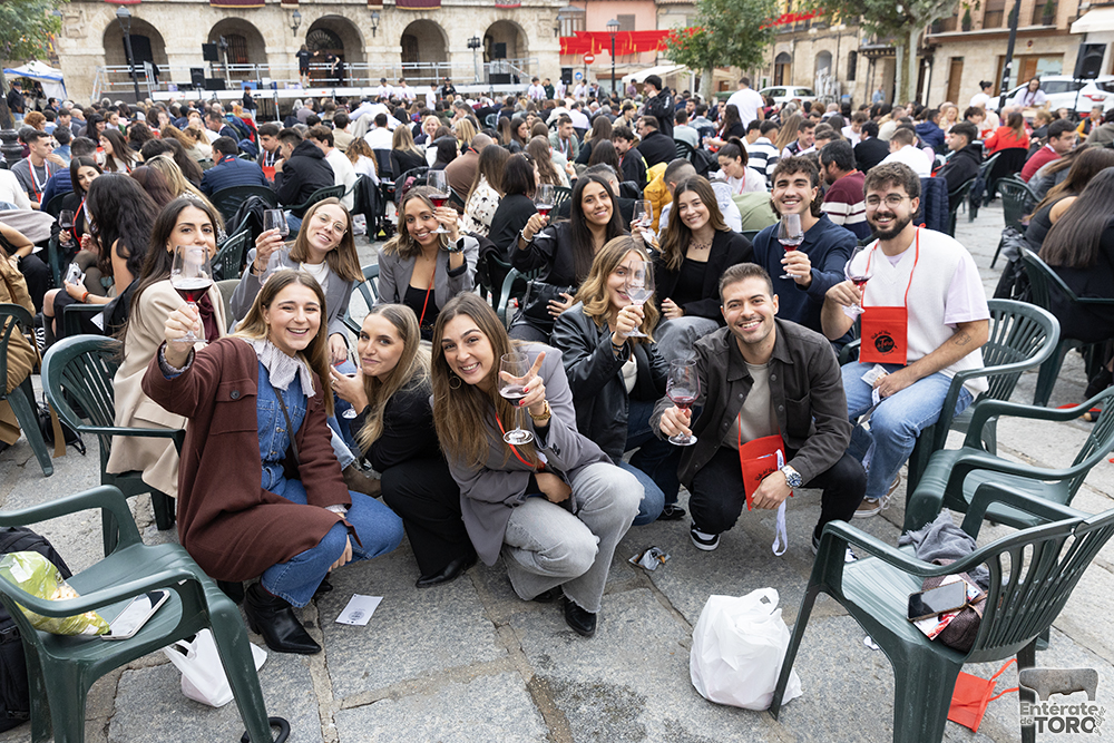 Un año más la Fiesta de la Vendimia supera todas las expectativas 3 Cata Popular