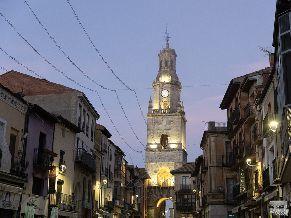 Comenzó la instalación del alumbrado navideño para las próximas fiestas 1 Navidad 2 1