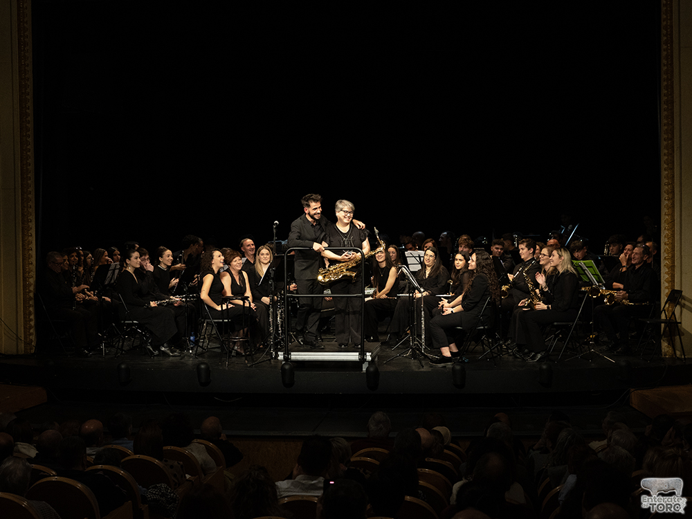 Concierto inolvidable de Rubén Simeó junto con La Banda de Música de la Lira en el Teatro Latorre 11 Simeo y La Lira 11