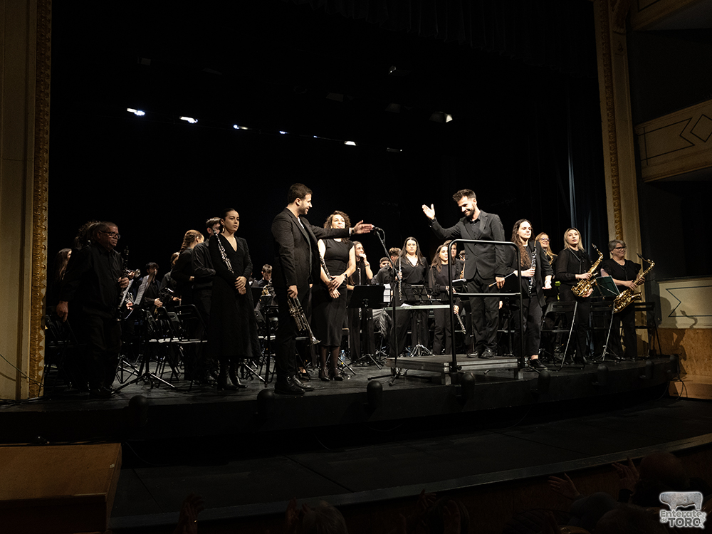 Concierto inolvidable de Rubén Simeó junto con La Banda de Música de la Lira en el Teatro Latorre 6 Simeo y La Lira 6