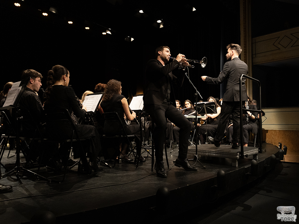 Concierto inolvidable de Rubén Simeó junto con La Banda de Música de la Lira en el Teatro Latorre 8 Simeo y La Lira 8