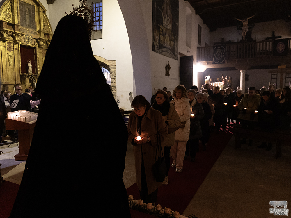 La Iglesia de Santa Catalina celebra su tradicional “Besamanos a la Soledad” 8 Besamanos 8