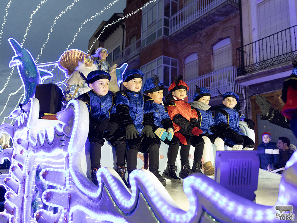 Los Reyes Magos recogen la llave mágica de la ciudad para entregar los regalos 16 Reyes Magos 16