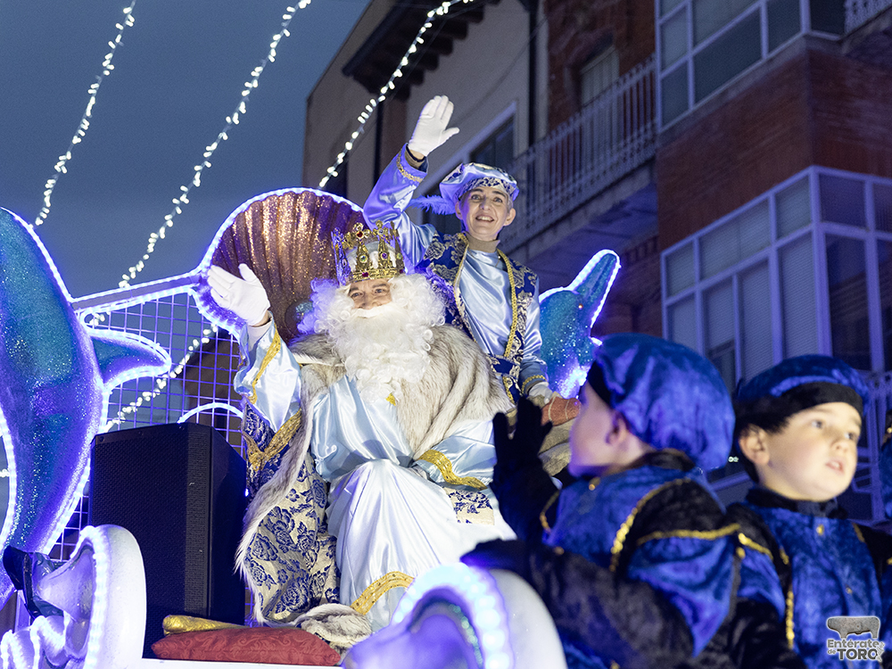 Los Reyes Magos recogen la llave mágica de la ciudad para entregar los regalos 17 Reyes Magos 17