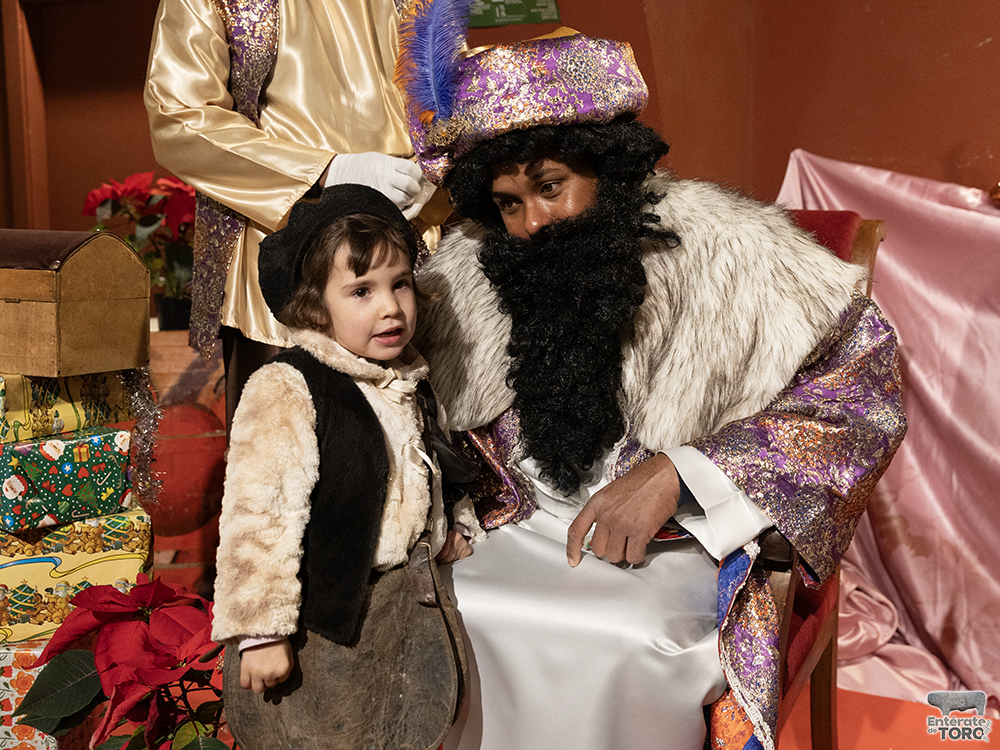 Los Reyes Magos recogen la llave mágica de la ciudad para entregar los regalos 24 Reyes Magos 24