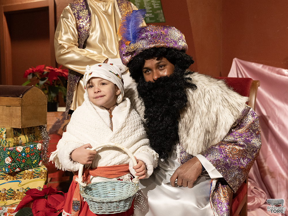 Los Reyes Magos recogen la llave mágica de la ciudad para entregar los regalos 25 Reyes Magos 25