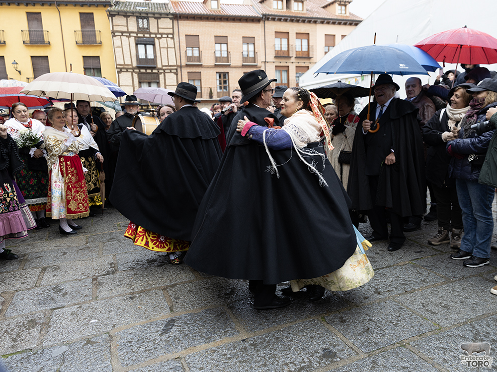 Carmen de Casas y Adolfo González protagonistas de la tradicional “Boda de Carnaval” 11 Boda Tradicional Adultos 11