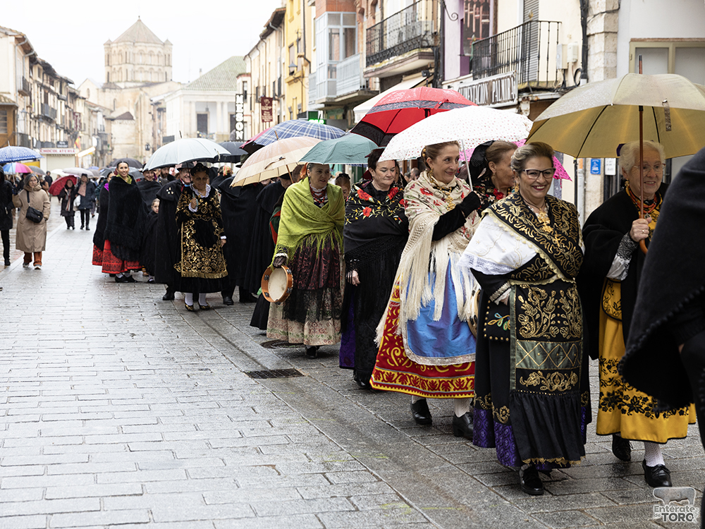 Carmen de Casas y Adolfo González protagonistas de la tradicional “Boda de Carnaval” 15 Boda Tradicional Adultos 15