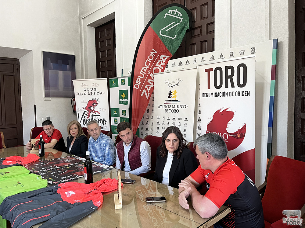Este domingo tendrá lugar la séptima edición de la carrera Vintoro Bike 1 Presentacion Vintoro Bike 2