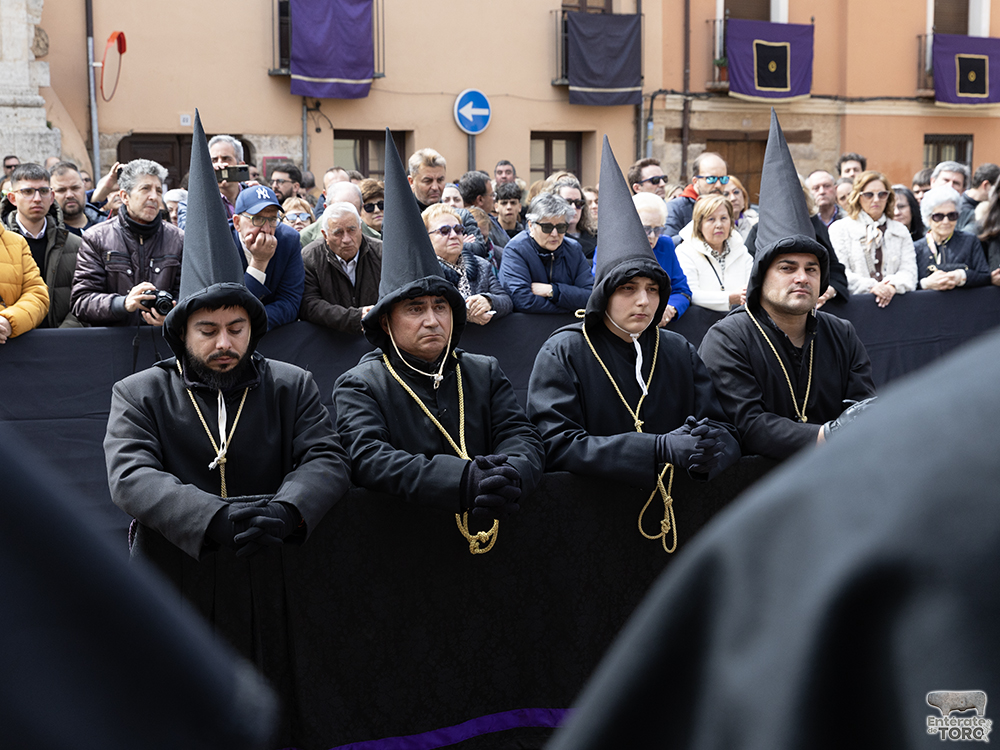 Los “Cagalentejas” ya recorren las calles de Toro tras su bendición 16 Bendicion Conqueros 16
