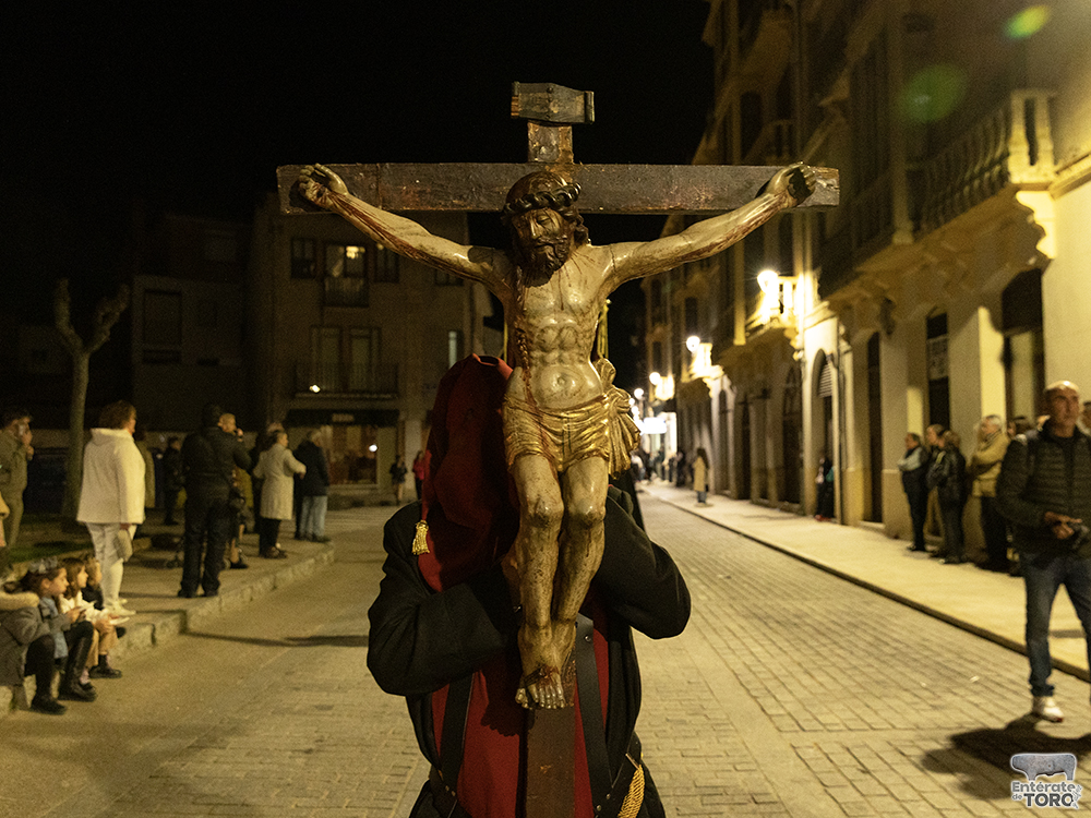 El Santísimo Cristo de la Misericordia ilumina las calles en su procesión 12 Cristo Misericordia 12
