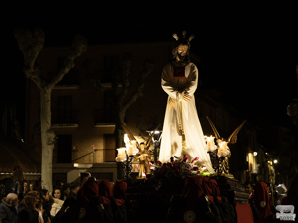 El Santísimo Cristo de la Misericordia ilumina las calles en su procesión 14 Cristo Misericordia 14