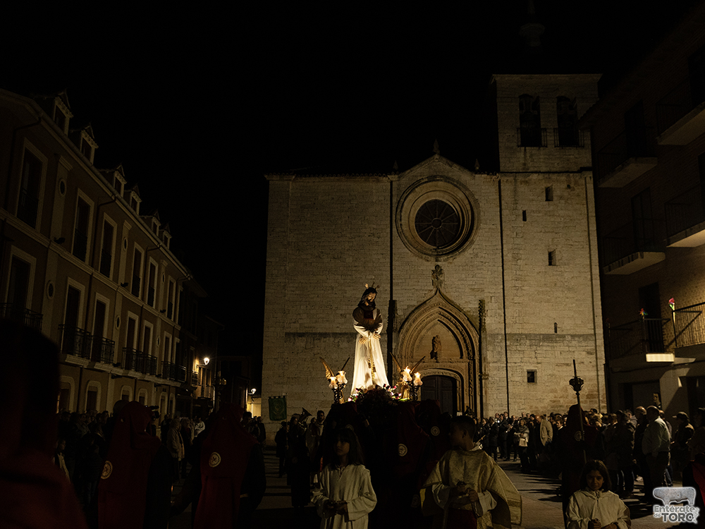 El Santísimo Cristo de la Misericordia ilumina las calles en su procesión 16 Cristo Misericordia 16