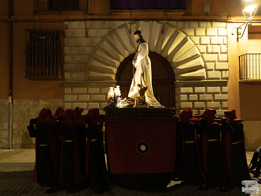 El Santísimo Cristo de la Misericordia ilumina las calles en su procesión 2 Cristo Misericordia 2