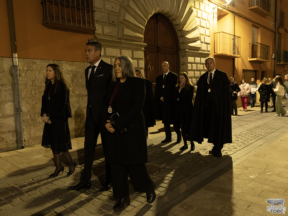 El Santísimo Cristo de la Misericordia ilumina las calles en su procesión 3 Cristo Misericordia 3