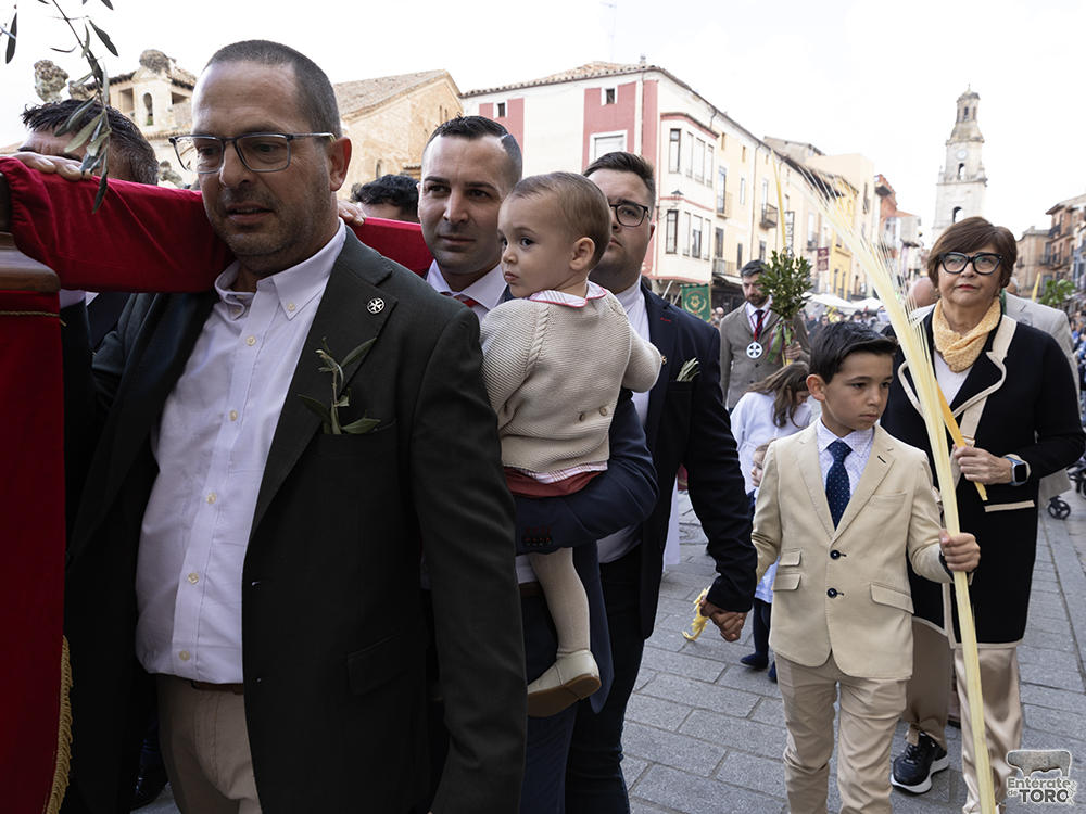 La Asociación Santo Sepulcro y la Soledad celebra la entrada triunfal de Jesucristo en Jerusalén este Domingo de Ramos 13 Domingo de Ramos 13