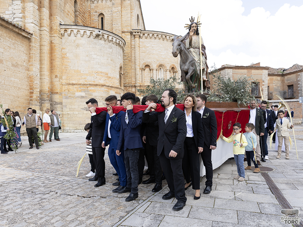 La Asociación Santo Sepulcro y la Soledad celebra la entrada triunfal de Jesucristo en Jerusalén este Domingo de Ramos 7 Domingo de Ramos 7