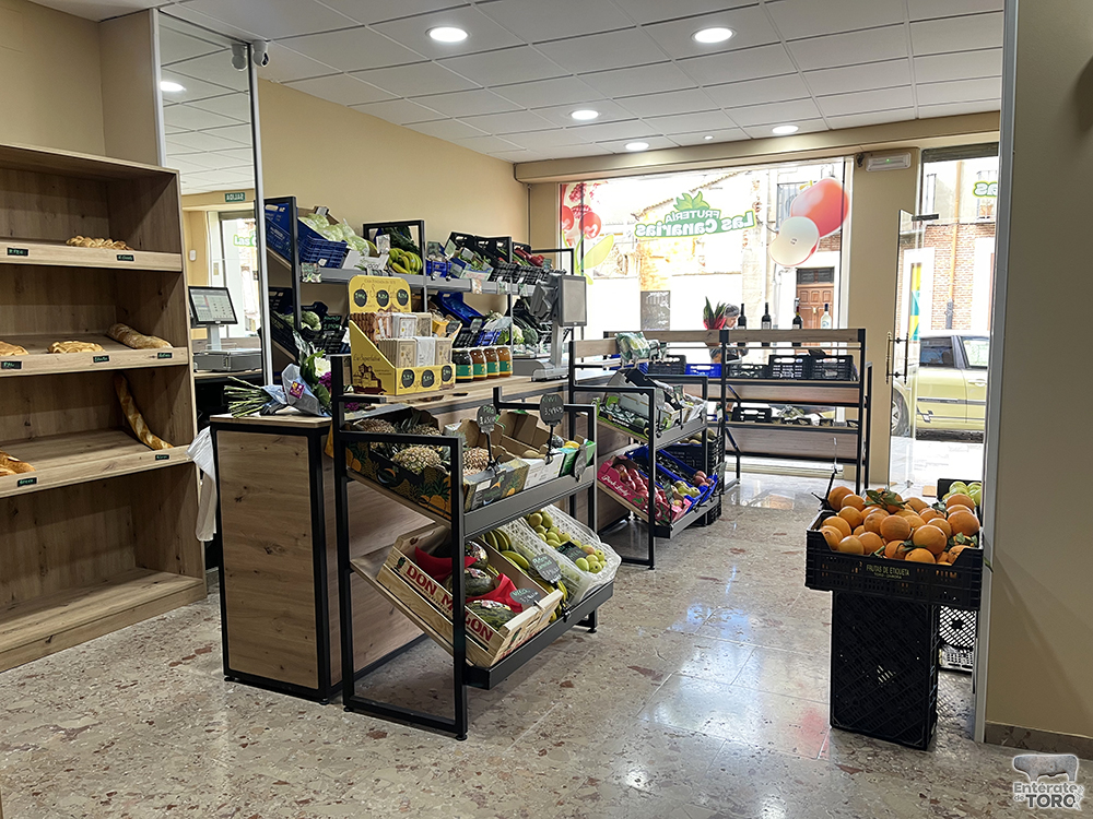 Una nuevo comercio abre sus puertas en Toro, “Las Canarias" 2 Fruteria 2