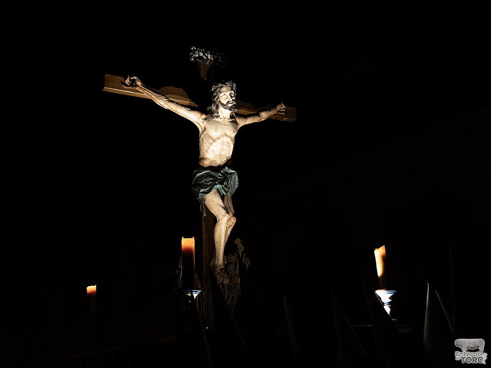 Toro vive una emotiva noche de Miércoles Santo con el Cristo de la Expiración por sus calles 11 Miercoles Santo 11