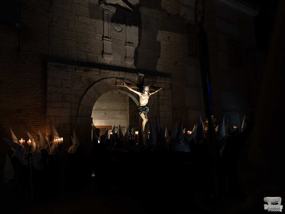 Toro vive una emotiva noche de Miércoles Santo con el Cristo de la Expiración por sus calles 18 Miercoles Santo 18