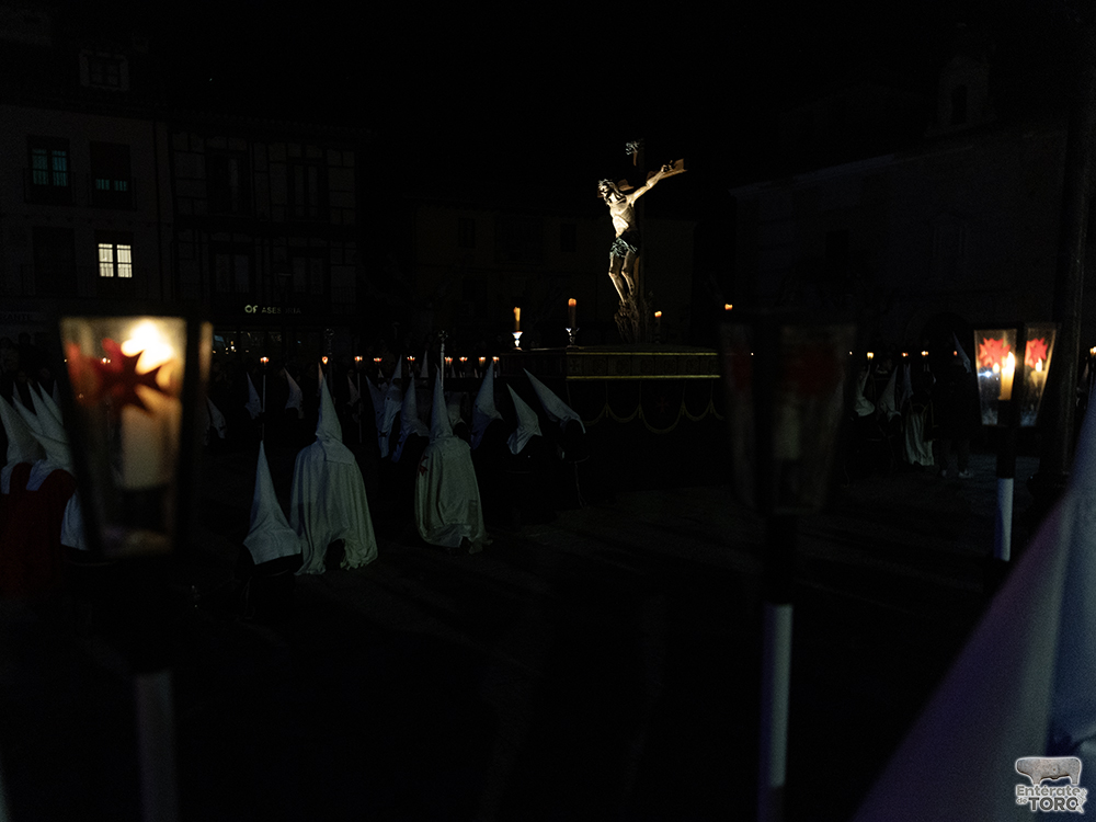 Toro vive una emotiva noche de Miércoles Santo con el Cristo de la Expiración por sus calles 2 Miercoles Santo 2