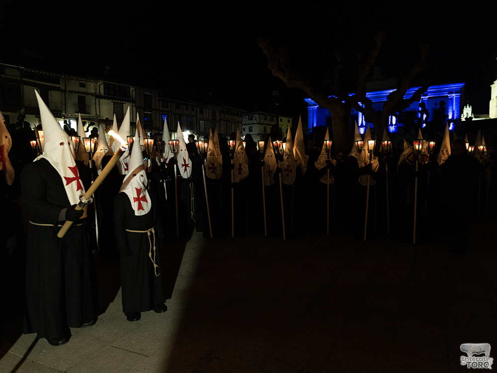Toro vive una emotiva noche de Miércoles Santo con el Cristo de la Expiración por sus calles 20 Miercoles Santo 20