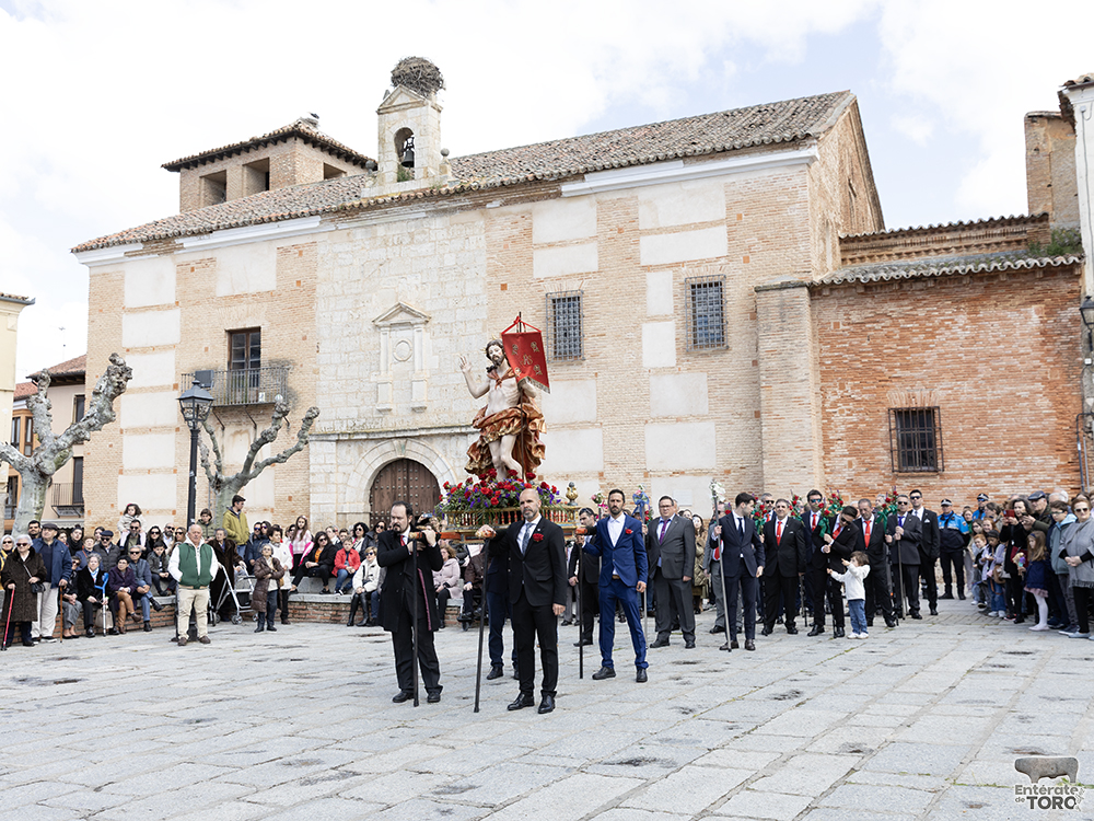 Un emotivo Domingo de Resurrección despide la Semana Santa Toresana 13 Resurrecion 13