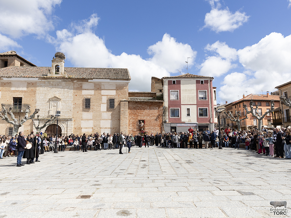 Un emotivo Domingo de Resurrección despide la Semana Santa Toresana 15 Resurrecion 15
