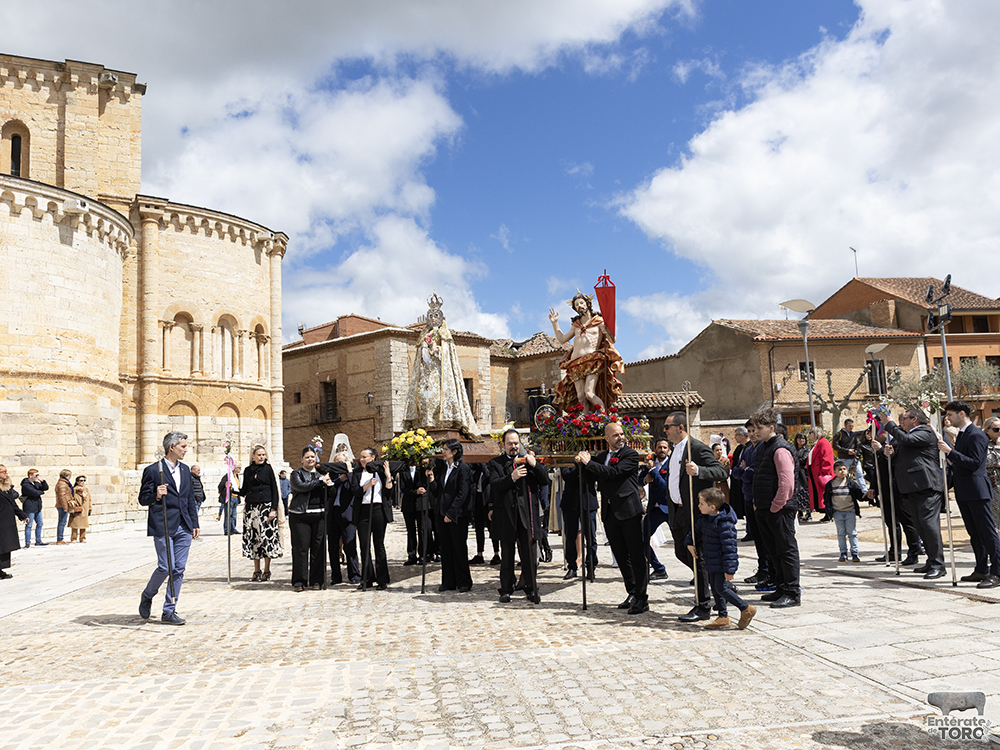 Un emotivo Domingo de Resurrección despide la Semana Santa Toresana 3 Resurrecion 3