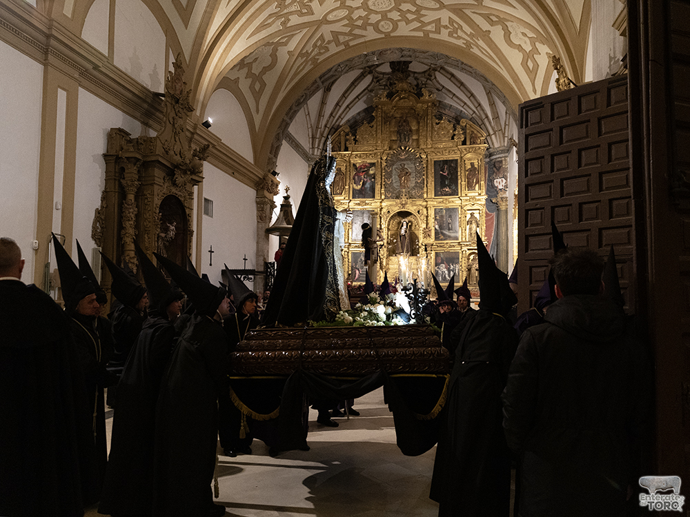 El Santo Ecce-Hommo ya espera la madrugada del Viernes Santo en Santa Catalina 15 Traslado Ecce Homo 15