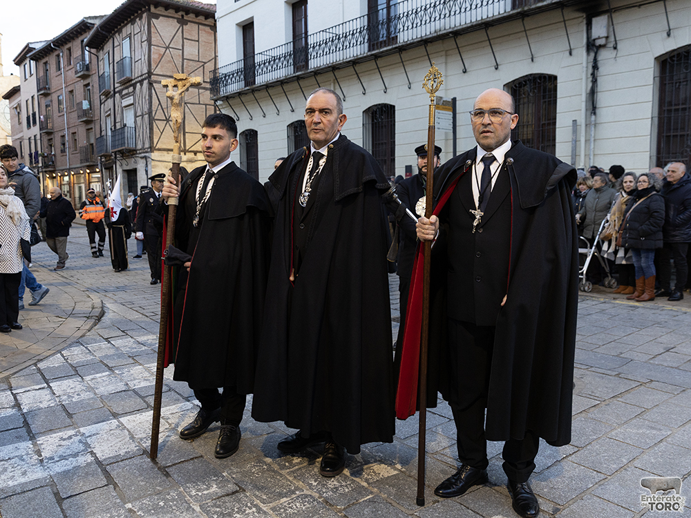 La Semana Santa de Toro celebra una emotiva procesión de Jesús Muerto con tradición y devoción 15 Viernes Santo 15