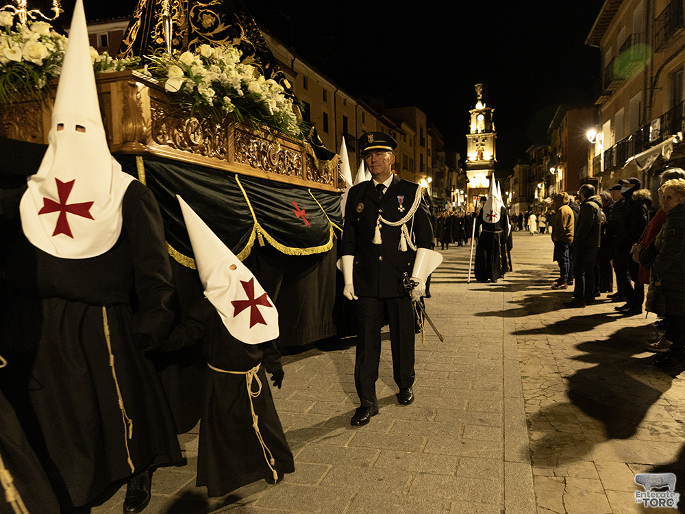 La Semana Santa de Toro celebra una emotiva procesión de Jesús Muerto con tradición y devoción 3 Viernes Santo 3