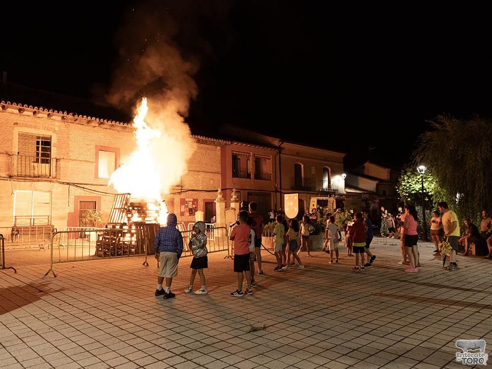 Hogueras por la noche de San Juan 1 San Juan 1