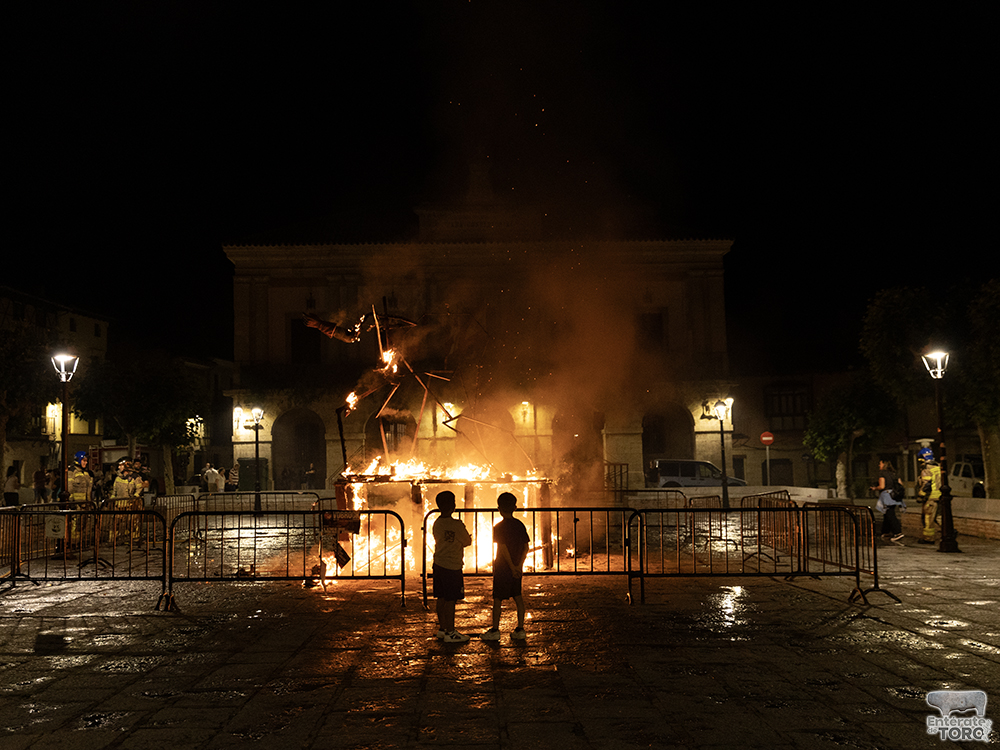 Hogueras por la noche de San Juan 13 San Juan 13