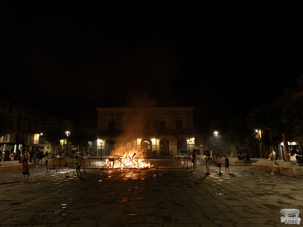 Hogueras por la noche de San Juan 14 San Juan 14