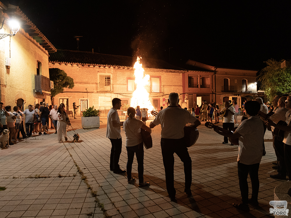 Hogueras por la noche de San Juan 2 San Juan 2
