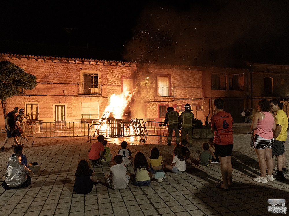 Hogueras por la noche de San Juan 4 San Juan 4