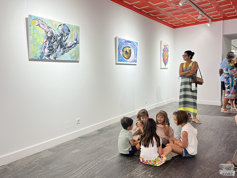 Ele Pozas expone sus pinturas por primera vez en la Casa de la Cultura de Toro 8 Ele Pozas 8