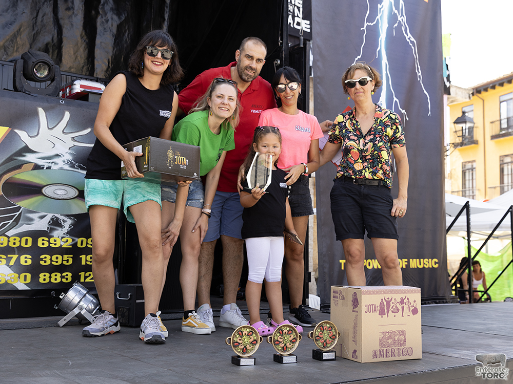 El cuarto día de Ferias y Fiestas de San Agustín llena la Glorieta 15 Dia Penas 15