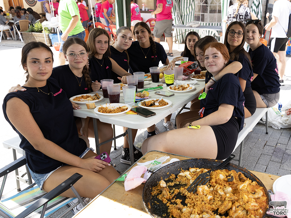 El cuarto día de Ferias y Fiestas de San Agustín llena la Glorieta 26 Dia Penas 26