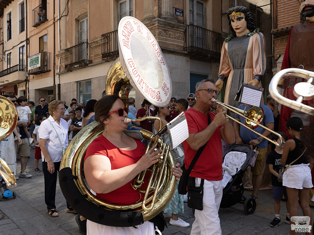 El Ayuntamiento de Toro restablece los vínculos que nos unían a Condom 12 Domingo 24 12