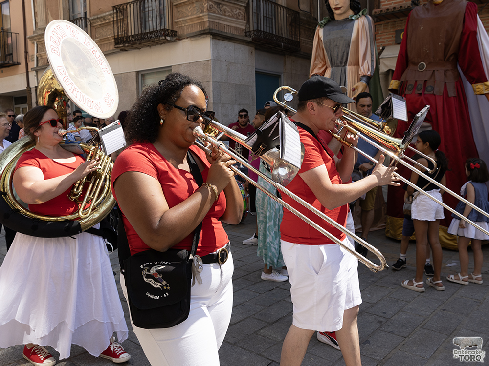 El Ayuntamiento de Toro restablece los vínculos que nos unían a Condom 13 Domingo 24 13