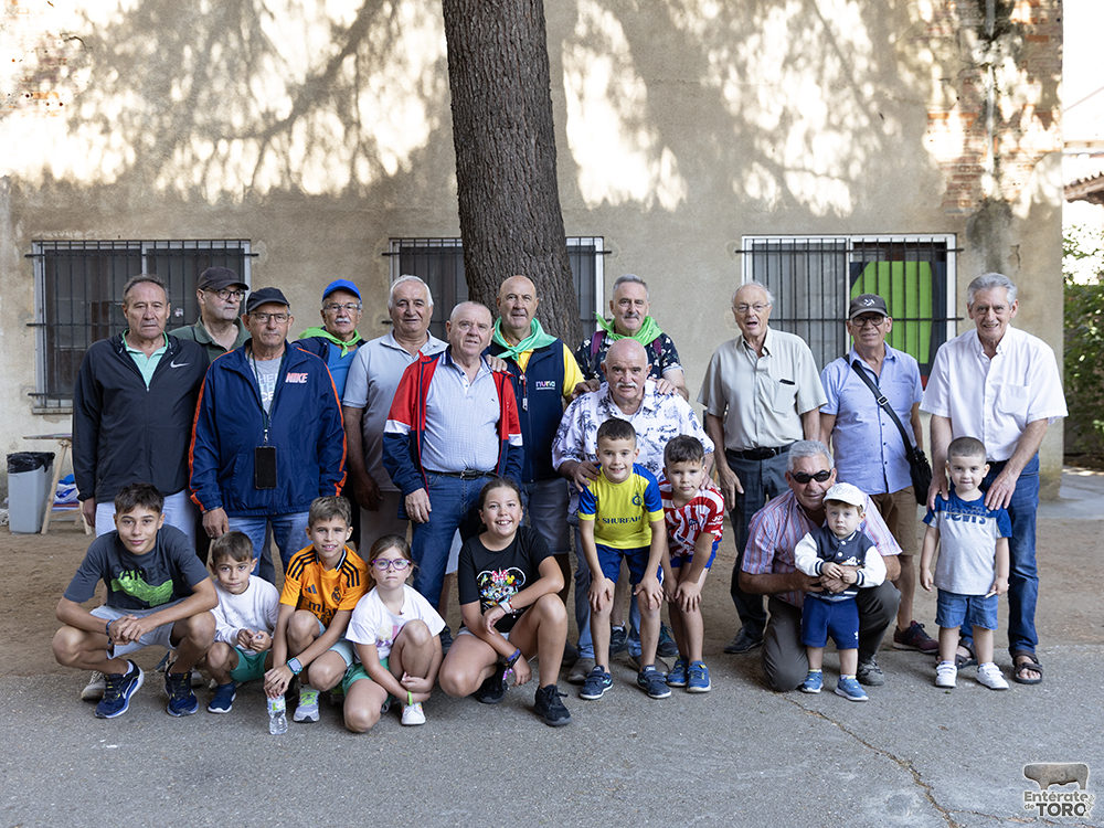 Los Quintos del 1975 abren las fiestas de San Agustín 8 Juegos Quintos 1975 8