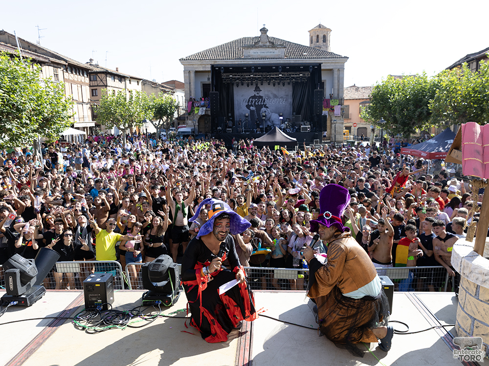La tradicional mojada da comienzo a las Ferias y Fiestas de San Agustín 10 Mojada y pregon 10