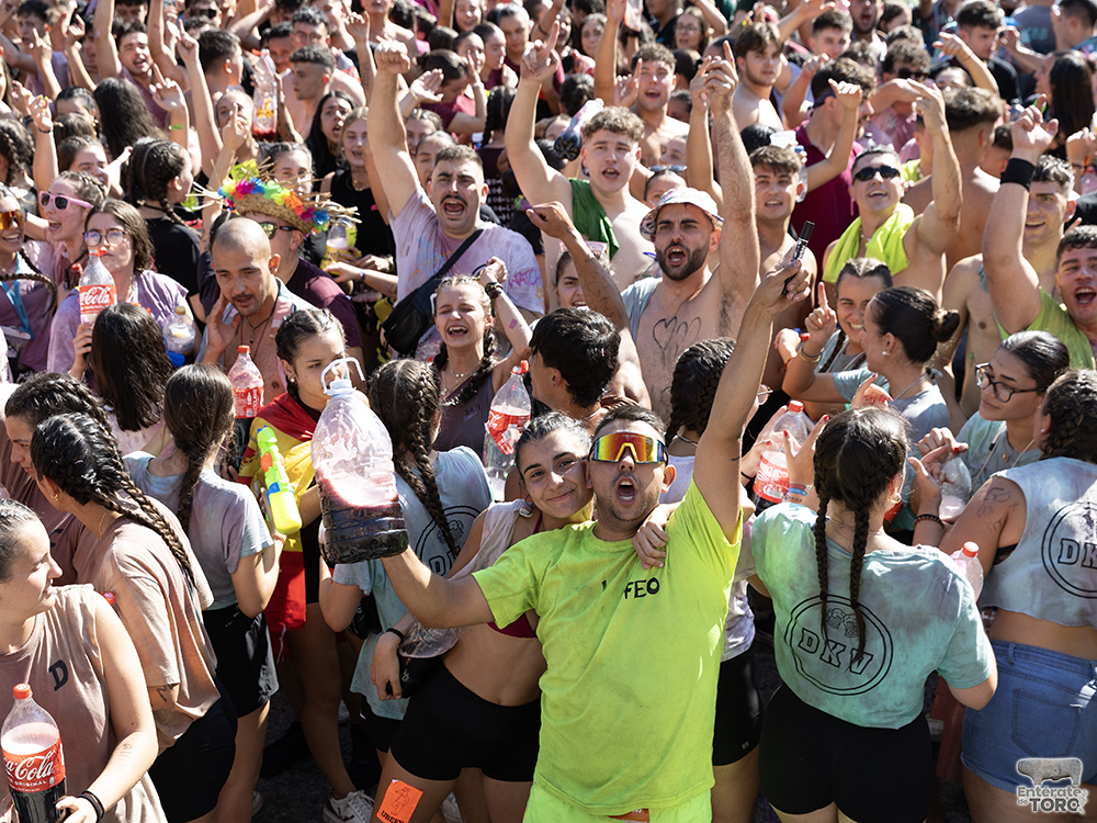 La tradicional mojada da comienzo a las Ferias y Fiestas de San Agustín 11 Mojada y pregon 11