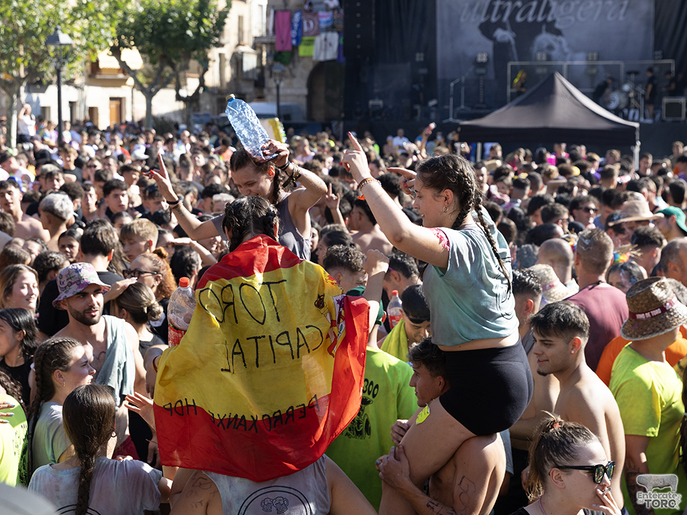 La tradicional mojada da comienzo a las Ferias y Fiestas de San Agustín 8 Mojada y pregon 8