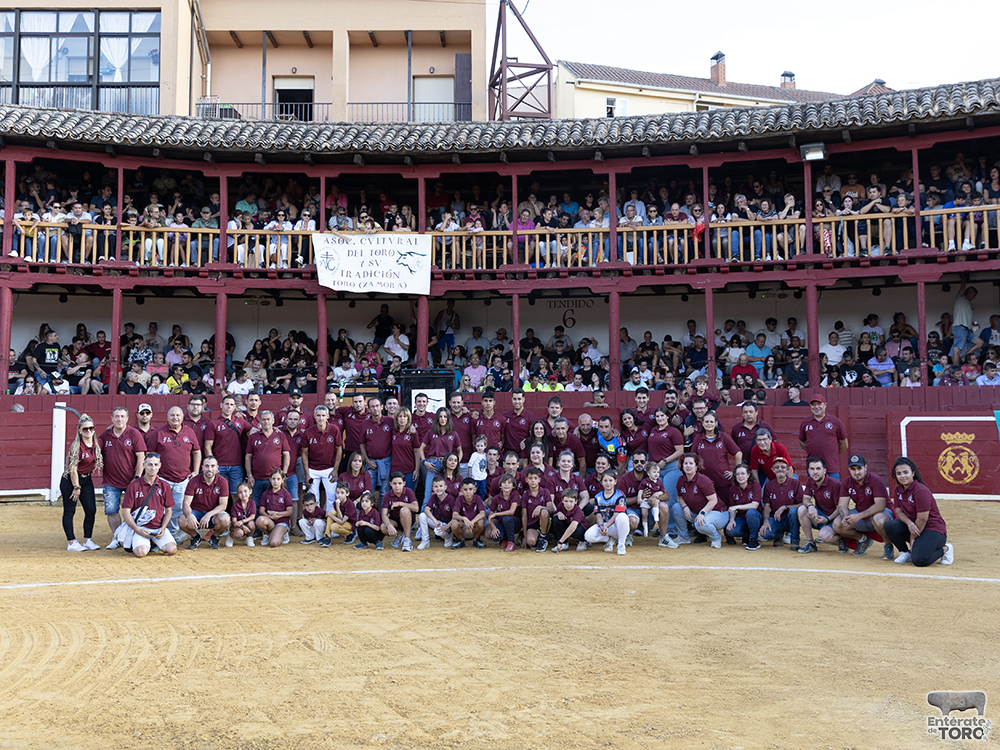 Toro del Cajón, tres conciertos y una discomovida para la tarde noche del viernes de fiestas 16 Toros y conciertos 16
