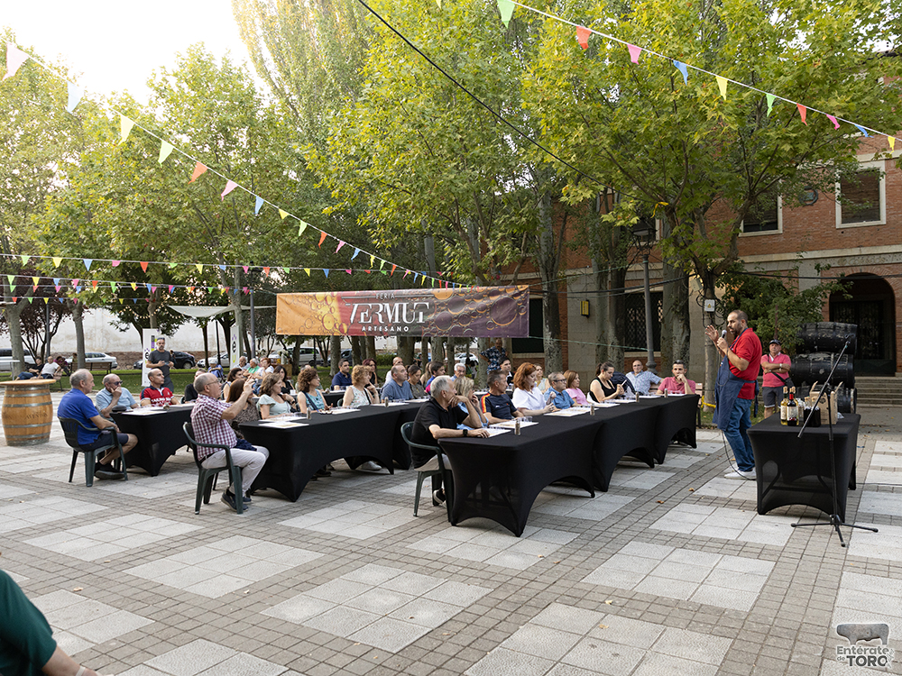 La Virgen del Canto y los fuegos artificiales, cierran un exitoso programa de fiestas 38 Feria del Vermut 1