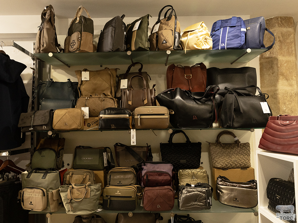 Spiral inicia una nueva etapa con el relevo generacional de Mario Ferrín y Ana María Londoño 7 Spiral 7